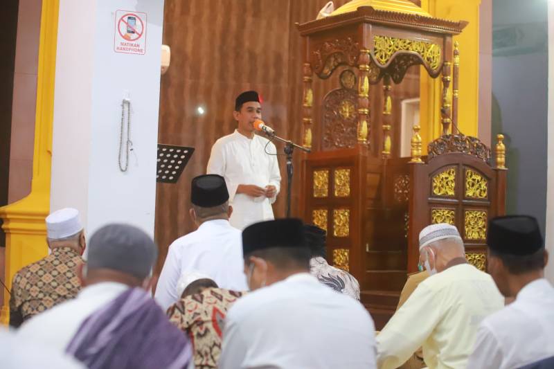 Rudianto Lallo Sosialisasi "Jaga Anakta" dan "Balapan Lantang Bangngia" di Masjid Al Hijrah