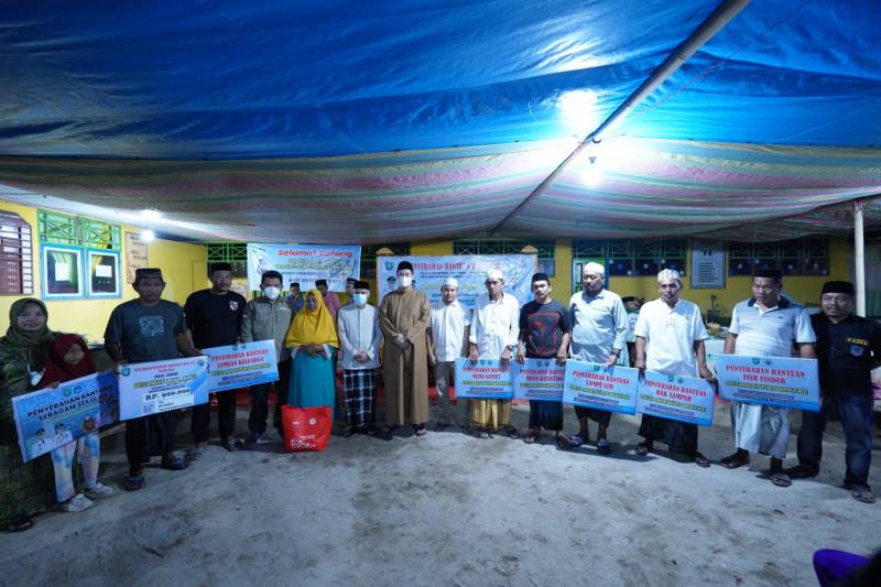 Sambangi Warga Kepulauan, PT Semen Tonasa Berbagi Bersama Masyarakat