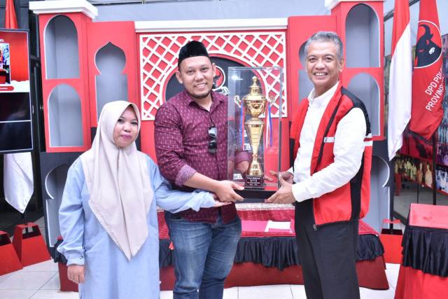 Gowa Kembali Rebut Piala Bergilir MTQ ll PDIP Sulsel