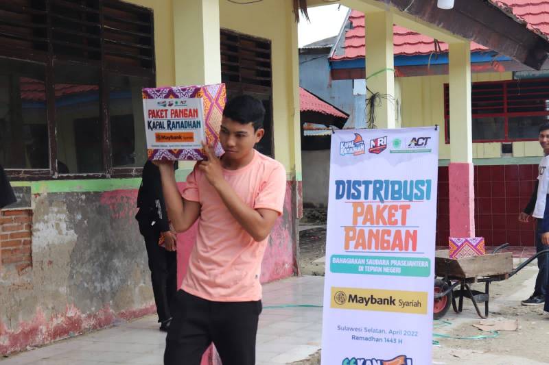 Berkat Kapal Ramadhan ACT, Paket Lebaran Berisikan Pangan Turut Sejahterahkan Keluarga Pesisir di Kabupaten Takalar