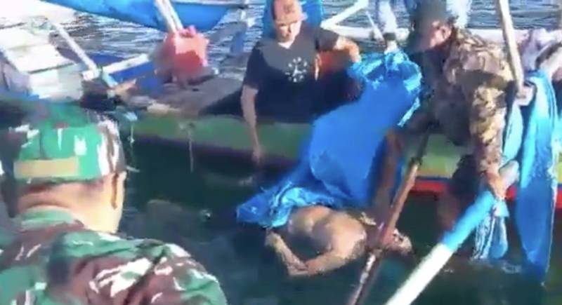 Nelayan Temukan Seorang Warga Yang Diduga Disambar Petir