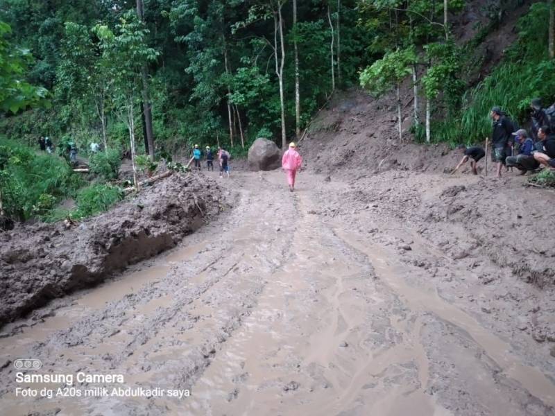 Pemprov Selesaikan Penanganan Jalan Tertutup Akibat Longsor di Batas Gowa - Tondong Sinjai