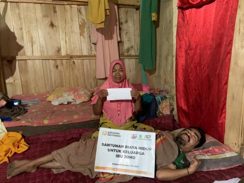 Haru Ibu Joho dan Keluarga Terima Santunan Biaya Hidup Dari ACT