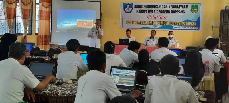Kadisdikbud Sidrap Buka Pelatihan Sistem Manajemen Pembelajaran