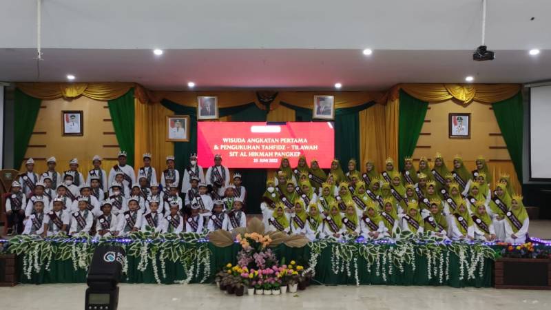 Puluhan Santri SDIT Al Hikmah Wisuda dan Munaqosah Tahfidz Qur'an