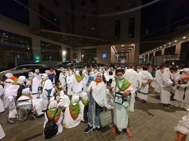 Jemaah KBIHU Cahaya Madinah Multazam Luwuk Banggai Gabung Jemaah Lain Jalani Ibadah
