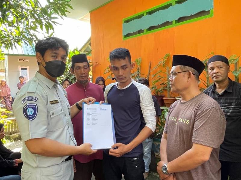 Jasa Raharja Sulsel Gerak Cepat, Serahkan Santunan Korban Kecelakaan di Kolaka Utara