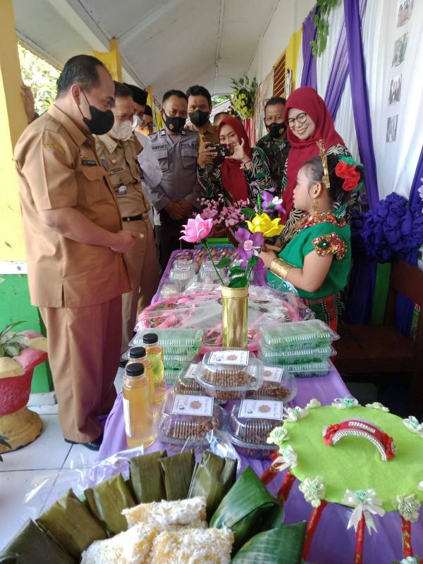 UPT SD Neg 2 Pangsid Gelar Pameran Karya Siswa Dirangkaikan Pengukuhan Pengurus dan Peletakan Baru Pertama Musala
