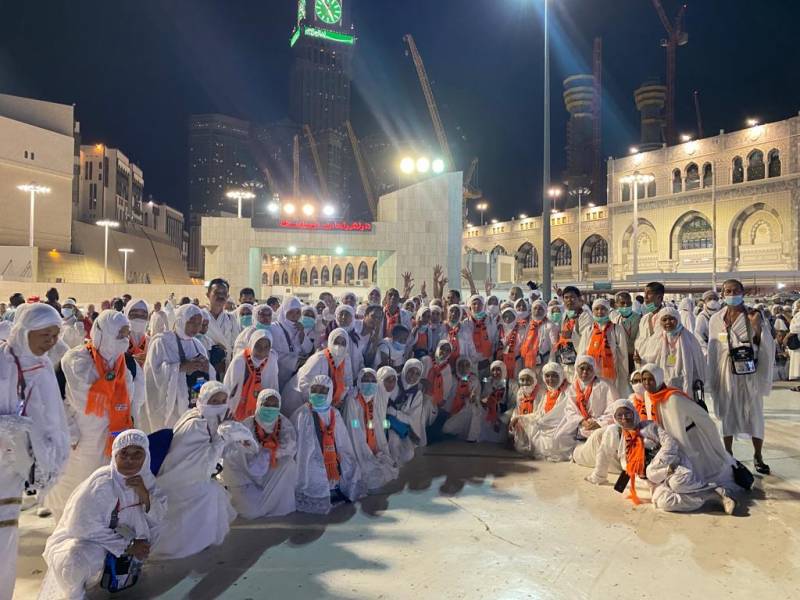 Tempuh Perjalanan 7 Jam, Dini Hari Kloter I UPG Tawaf Umrah