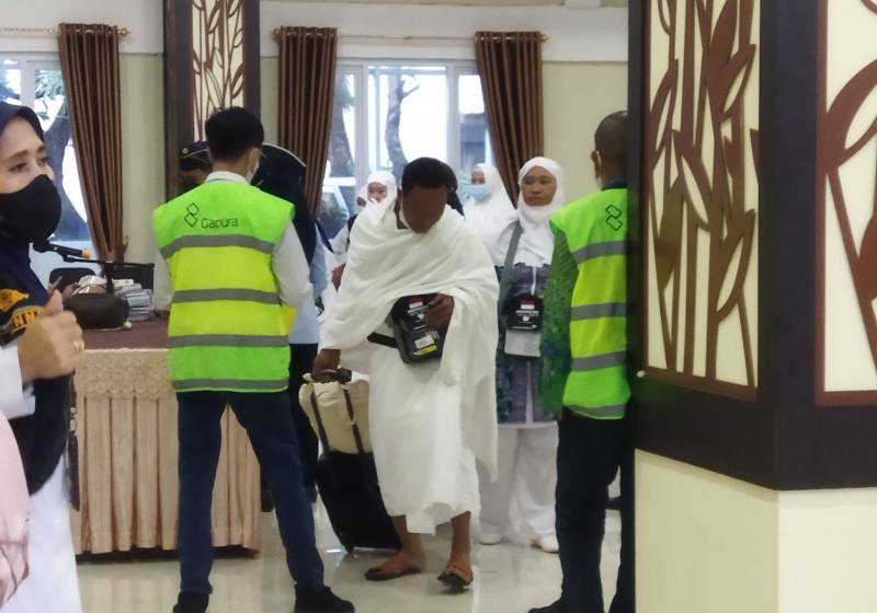 Pemberangkatan Gelombang Kedua, Kloter 3 Langsung ke Mekkah Pemberangkatan Gelombang Kedua, Kloter 3 Langsung ke Mekkah