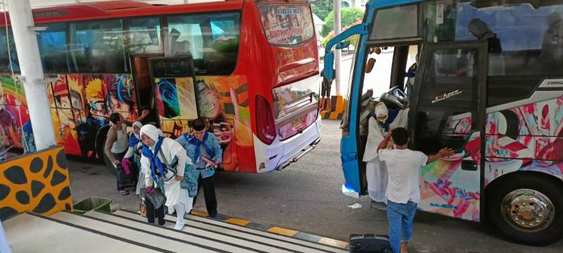 Pagi Ini, Jemaah Kloter Pertama Embarkasi Makassar Mulai Masuk Asrama Haji Sudiang