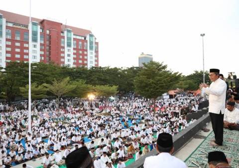 Shalat Subuh Berjamaah Penghujung Ramadan, Danny : Berzakatki Salamakki