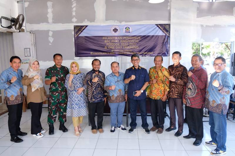 BPC PHRI Sulsel Lantik Ketua PHRI Jeneponto, Berikan Pelatihan "One Day Training"