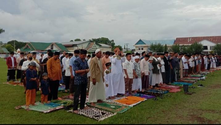 Ratusan Warga Muhammadiyah di Majene Shalat Idul Adha di Stadion Parasamya