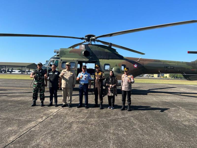 Hadiri Sunatan Massal di Cenrana, Forkopimda Maros Gunakan Helikopter Puma Milik Lanud Sultan Hasanuddin