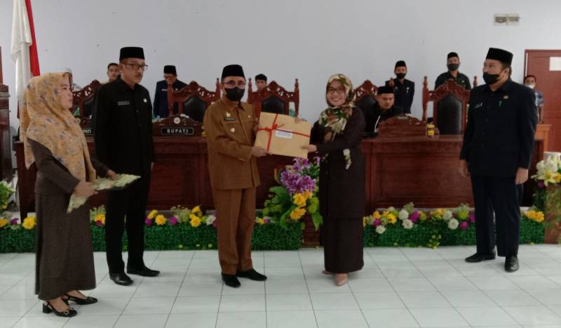 DPRD Majene Gelar Rapat Paripurna Penyerahan Ranperda