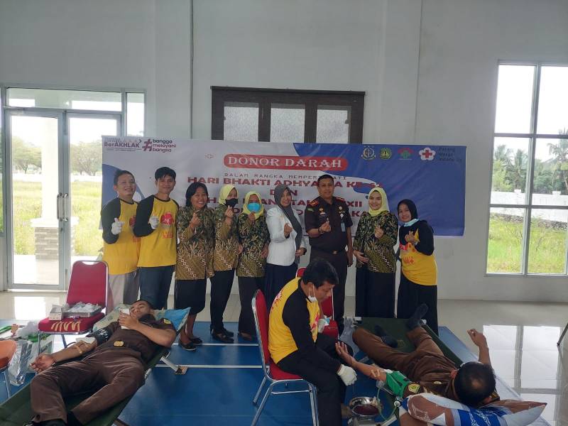 Jelang HUT Adhyaksa ke-62, Jaksa-Staf Kejari Luwu Donor Darah