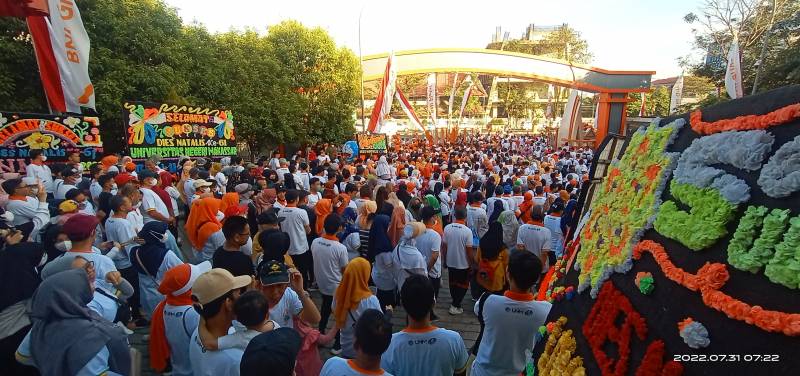 Peringati Dies Natalis ke-61 Tahun, UNM Memperkokoh Civitas Akademika dengan Jalan Santai