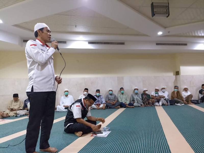 Kloter I Diterima Gubernur Sulsel, Jemaah Haji Diperiksa Antigen