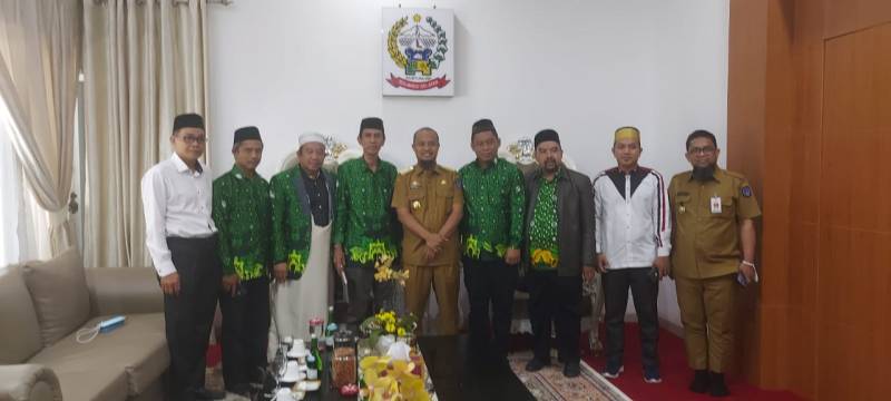 Bedah Buku, PERGUNU Sulsel Bertemu Gubernur dan Kakanwil Kemenag