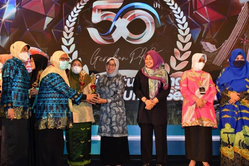 Ketua TP PKK Sulsel Katakan Perempuan Itu Istimewa