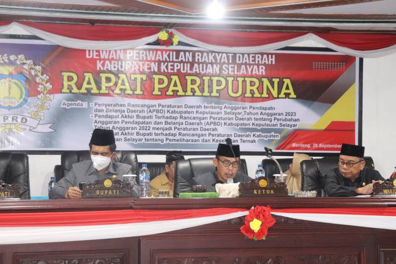 Wabup Hadiri Rapat Paripurna DPRD Penyerahan Ranperda APBD Tahun 2023