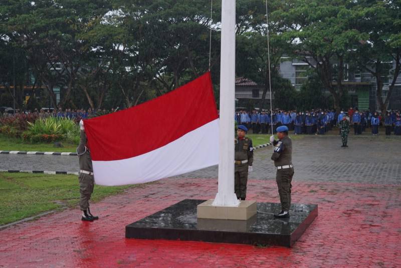 Meski Diguyur Hujan, Upacara Integrasi Tetap Berjalan Khidmat