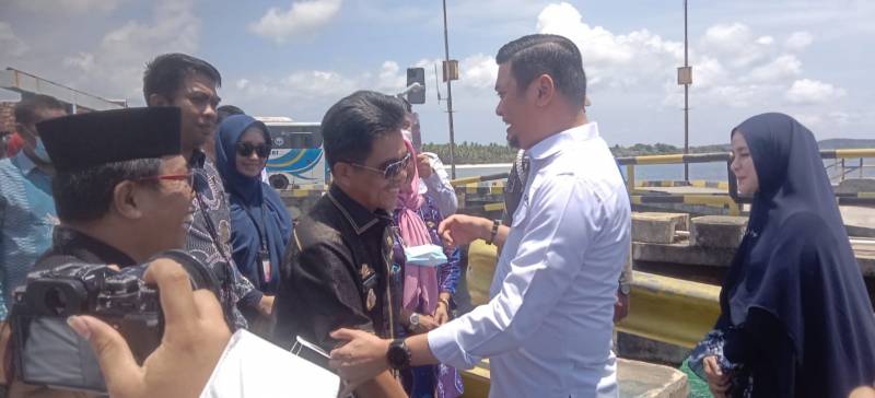 Wabup Selayar Sambut Kedatangan Bupati Gowa di Pelabuhan Pamatata