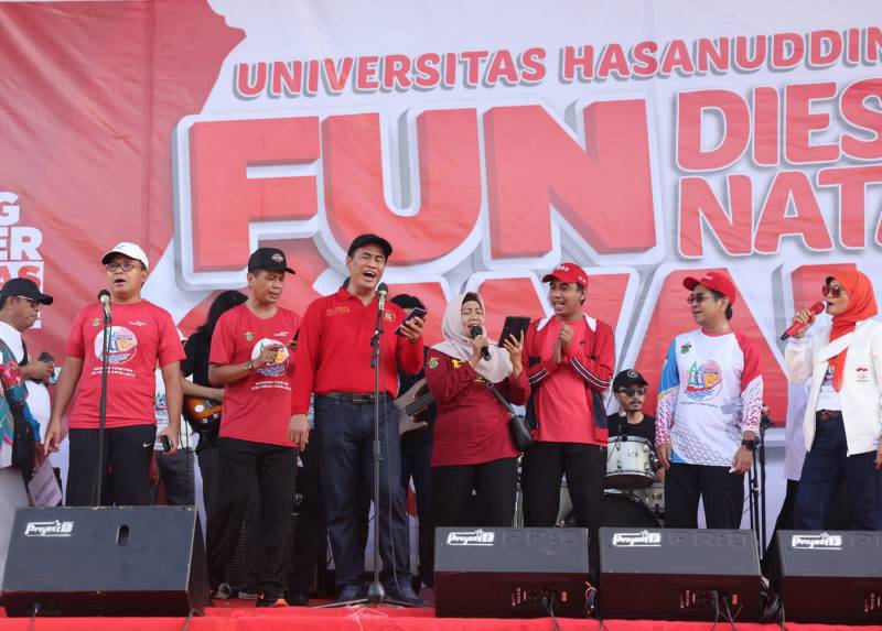 Andi Amran Sulaiman Perkenalkan Rudianto Lallo di Fun Walk Dies Natalis Unhas Ke-66