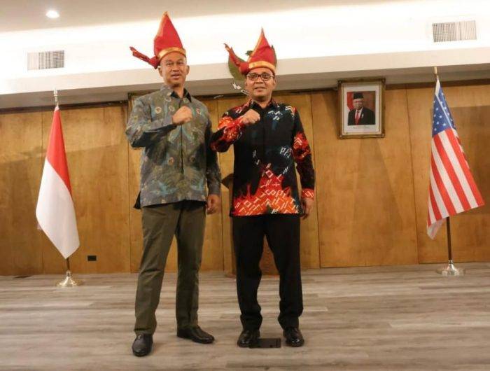 Danny Pomanto Paparkan 10 Peluang Investasi Kota Makassar di Los Angeles Business Meeting
