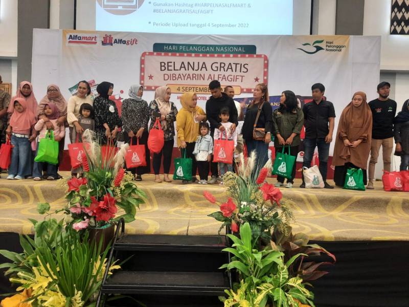 Harpelnas, Alfamart dan Alfagift Ajak Pelanggan Lebih Smart dan Green