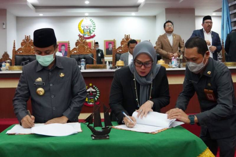 Gubernur - Ketua DPRD Sulsel Tandatangani Nota Kesepakatan Perubahan KUA-PPAS 2022