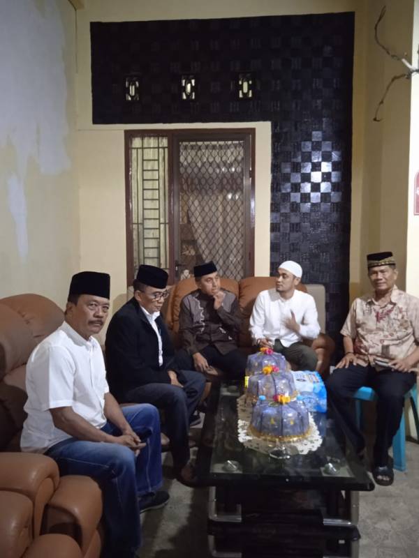 Mantan Pangdam XIV HSN & Ketua DPD Hanura Sulsel Hadiri Takziah Putri Andi Baharuddin