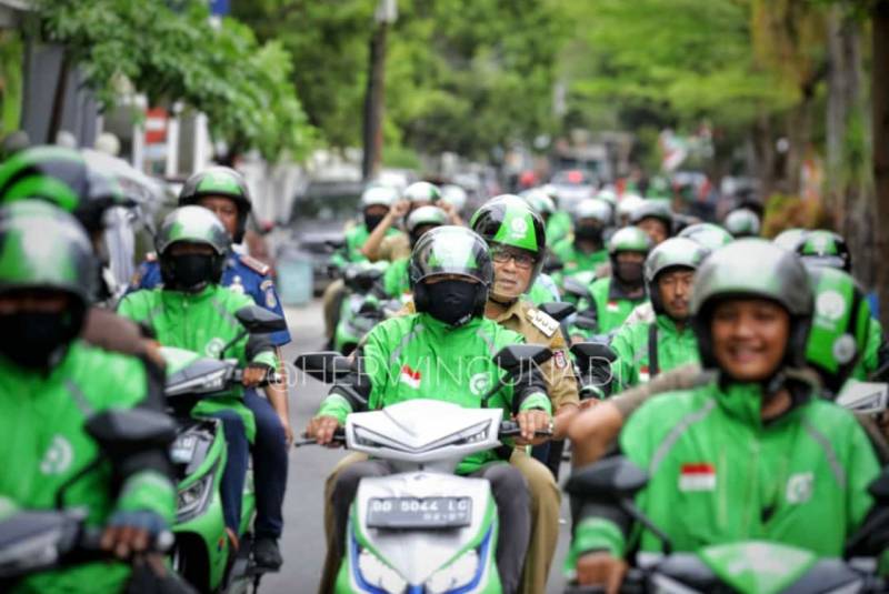 Sopir Ojek Online Sangat Terbantu Program “Ojol Day” Danny Pomanto