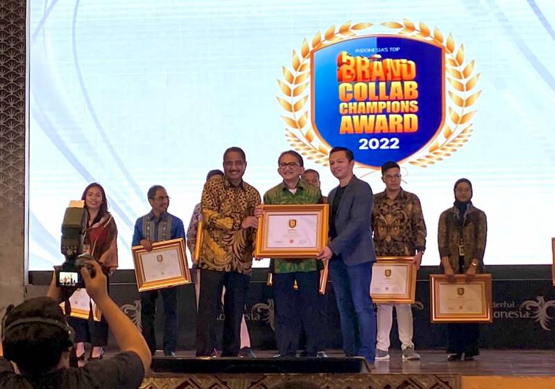 Kalla Meraih Best Corporate Collaboration Ecosystem Pada Event Brand Collab Champions Award 2022