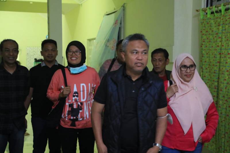 Temui Mahasiswa Lutim di Yogyakarta, Bupati Ajak Mahasiswa Segera Selesaikan Studi