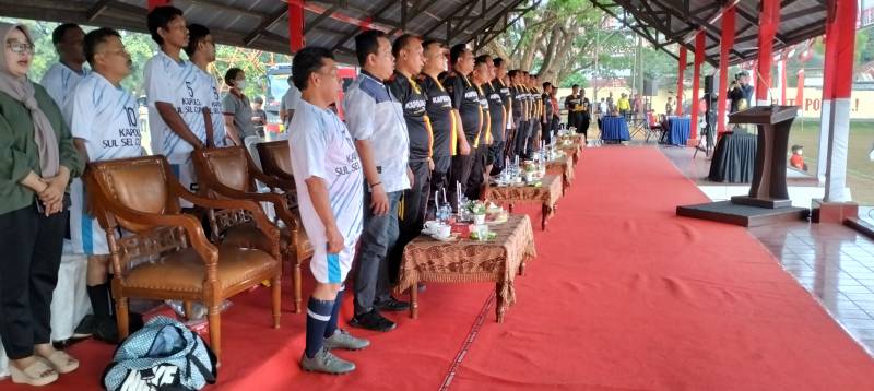 25 Tim Sepak Bola Perebutkan Piala Kapolda Sulsel Cup