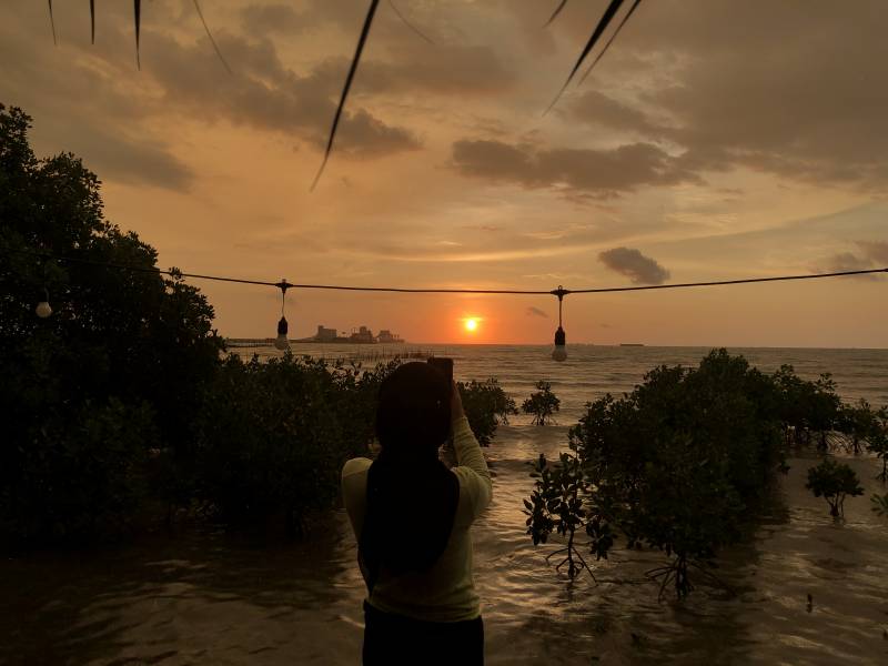 Beruntung Ada CSR Semen Tonasa, Dewi Mangrove Bisa Jadi Lanskap Panorama Sunset