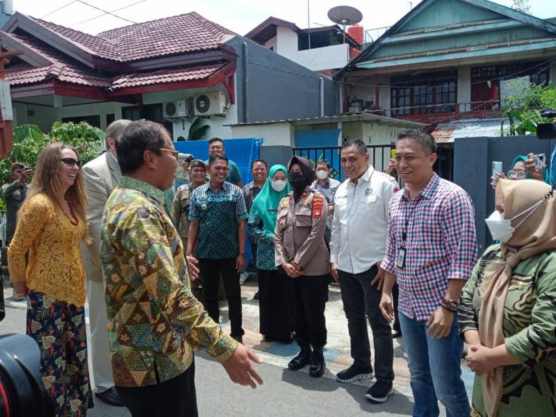 Kapolsek Ujung Tanah Dampingi Wali kota Makassar Kunjungan di Lorong Wisata Kelurahan Totaka