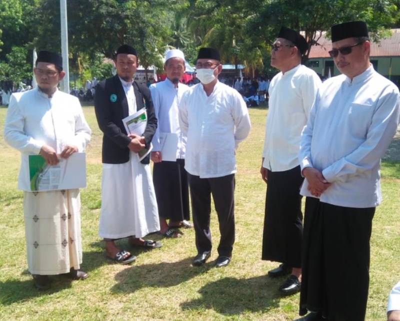 Peringati HSN, Baznas Kolaka Salurkan Bantuan Sama Mustahik