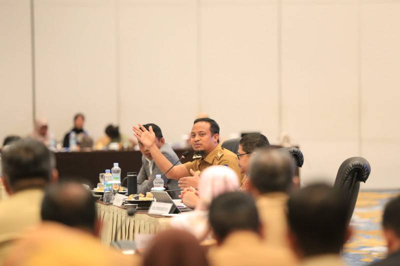 Sekda Lutim Hadiri Rapat High Level Meeting TPID Sulsel dan Kabupaten Kota