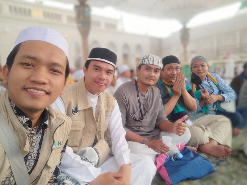 Kiprah Mahasiswa Asal Indonesia, dari Tour Guide hingga Mutawif