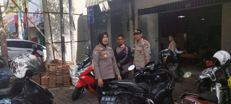 Cegah Curanmor, Satbinmas Polres Pelabuhan Makassar Berikan Penyuluhan ke Jukir