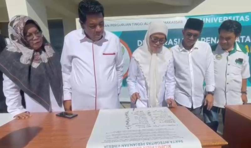 Majdah Pimpin Deklarasi dan Komitmen Bersama Pakta Integritas Perjanjian Kinerja Civitas Akademik UIM