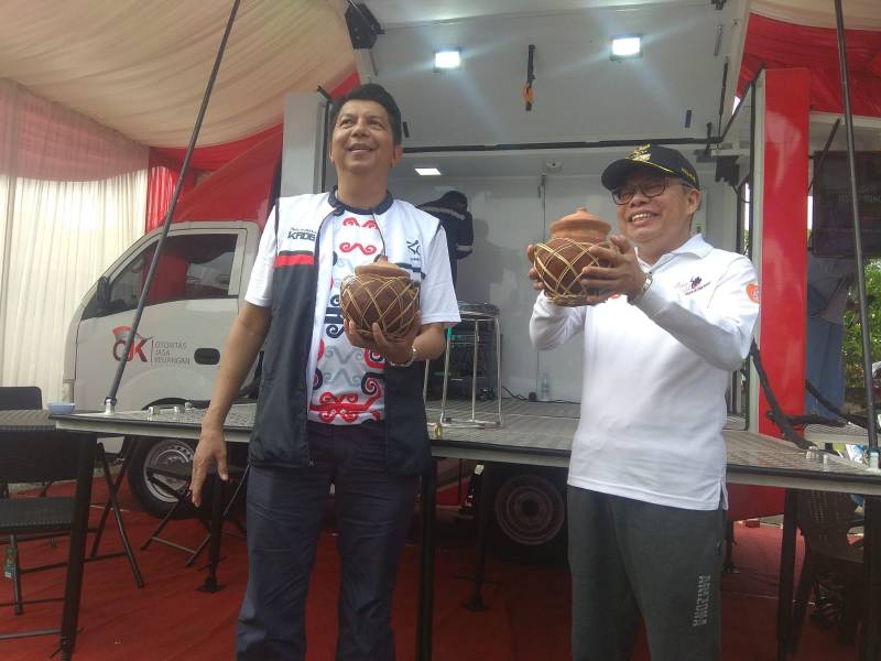 OJK Sulampua Luncurkan Sarana Informasi Mobil Literasi dan Edukasi Keuangan