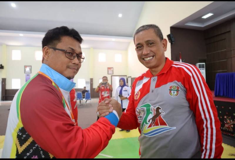 Amran Mahmud Lepas Kontingen Wajo Berlaga di Porprov XVII, Target Masuk 10 Besar