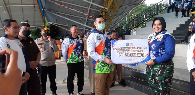 Pemkab Pangkep Bagikan Bonus Atlet Peraih Medali Porprov