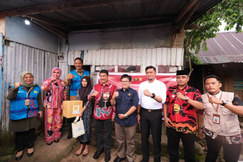 3.860 Rumah Tangga Tidak Mampu di Sulsel Dapat Bantuan Pemasangan Baru Listrik Gratis