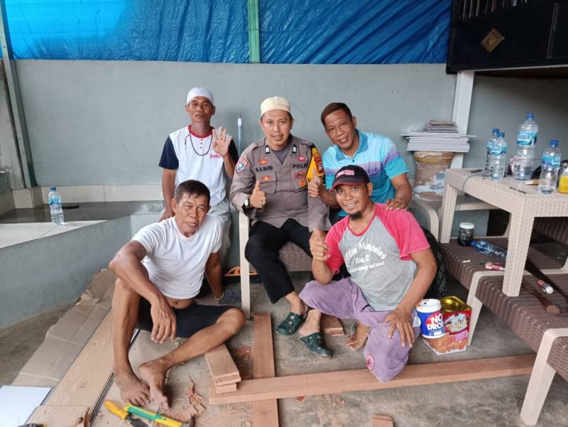 Bhabinkamtibmas Pulau Kodingareng Rutin Sambangi Warga Binaannya