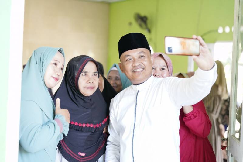 Hadiri Peringatan Maulid, Ilham Azikin Apresiasi Masyarakat Palanjong 